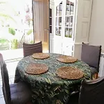 Con Vistas A La Piscina بيت للعطل تورّيفيِخا