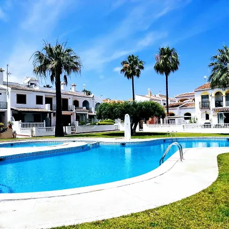 Con Vistas A La Piscina Сasa de vacaciones